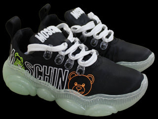 Moschino 68888 Sneakers mit Schnürsenkeln