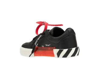 Off-White Vulcanized OGIA001F sneakers with laces