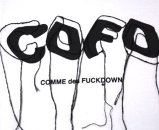 Comme des Fuckdown T-Shirt mit Rundhalsausschnitt und CDFD1992-Logo