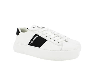 Prada Sneakers 4e3555 mit Schnürsenkeln