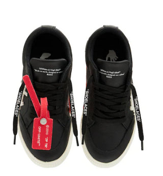 Off-White Vulcanized OGIA001F sneakers with laces