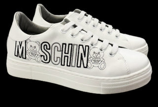 Moschino 70202 Sneakers mit Schnürsenkeln