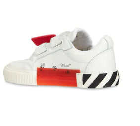 Off-White Vulcanized OGIA003F Sneakers mit Tränen