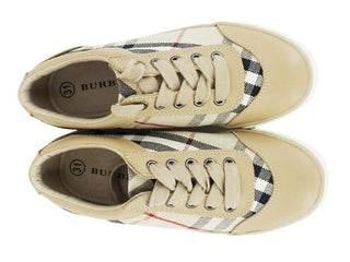 Burberry Sneakers b29040 with laces