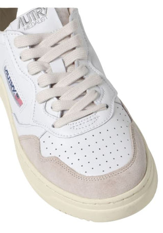 Autry Sneakers Medalist AULMLS33 CON LACCIO