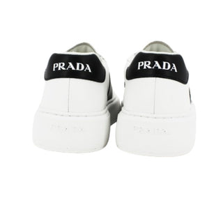 Prada Sneakers 4e3555 mit Schnürsenkeln