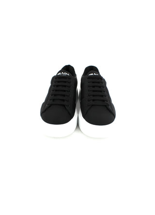 Prada Sneakers 43e35557 with laces