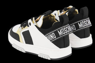 Moschino 71716 Sneakers mit Schnürsenkeln